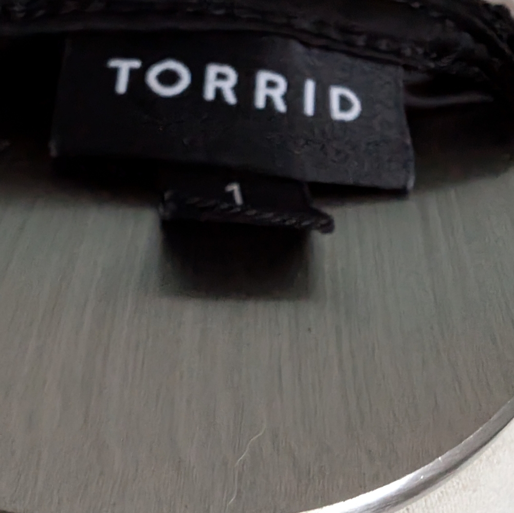 Torrid Top - Picture 10 of 11